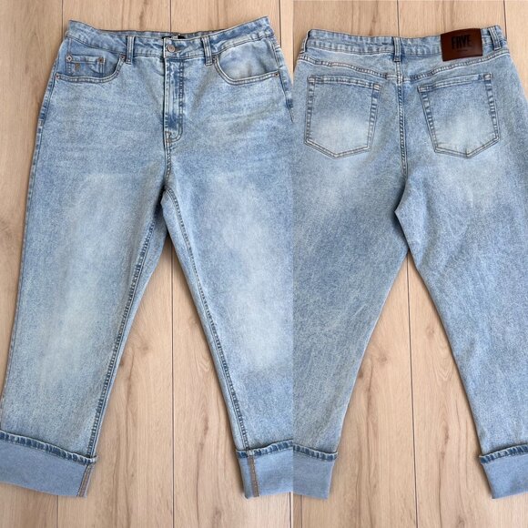 Frye High-Rise Crop Cuffed Hem Light Wash Stretch Jeans (10) Minimalist /Neutral - Picture 15 of 16